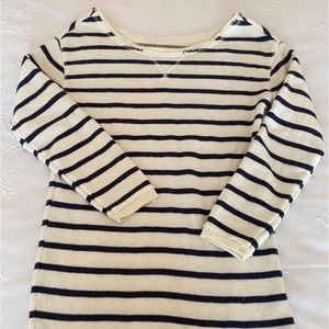 🦨Black and white Oversized off-shoulder sweater!